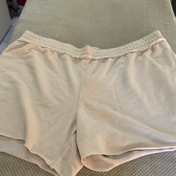 H&M Beige Lounge Shorts - Picture 1 of 5